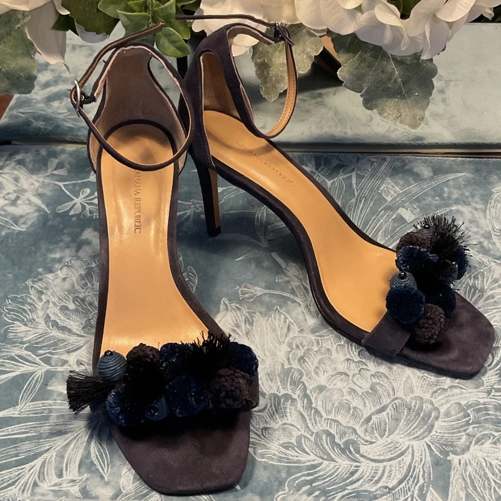 Banana Republic Navy Heels with tassel and Bead Details - Picture 1 of 8